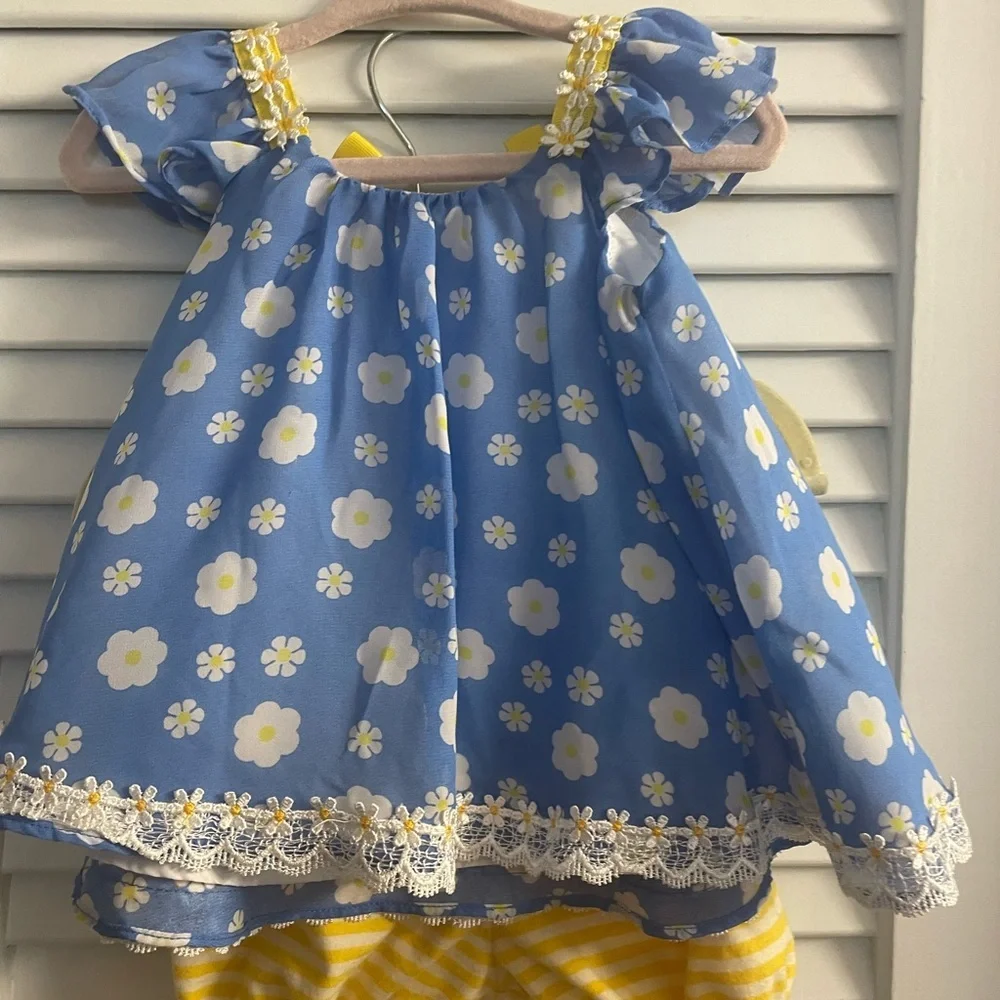 Rare Editions Like New 3-6 month Mocked Daisy Tunic w/Contrasting Bloomers